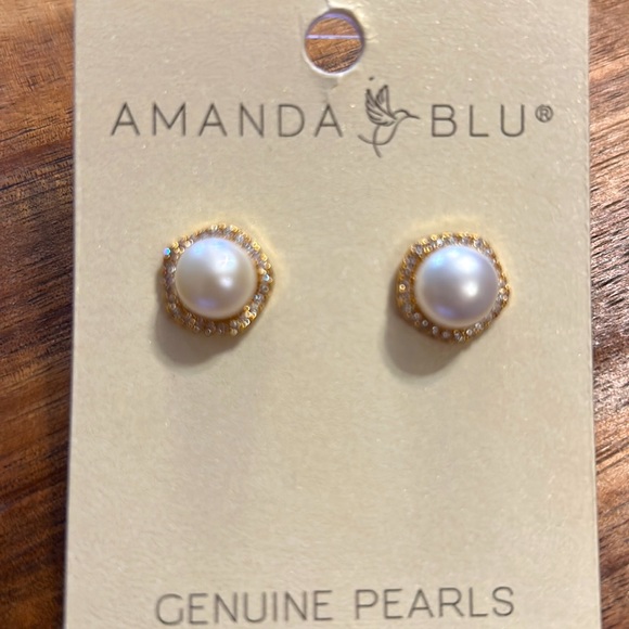 NWT Gold pentagon halo pearl studs - Picture 2 of 2